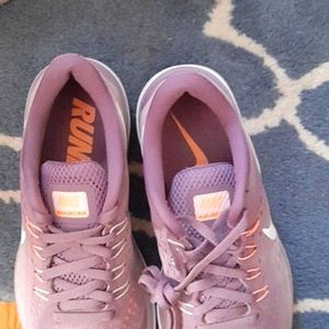 New! Nike Flex Run